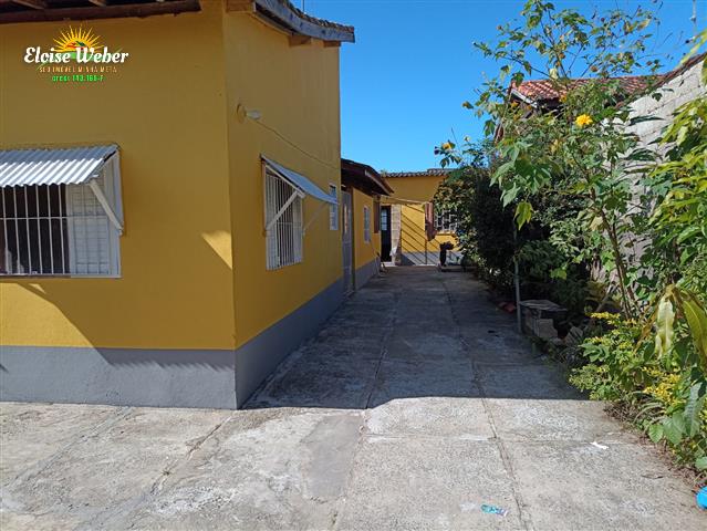 Casa térrea com edícula lado praia no Gaivotas em Itanhaém 370