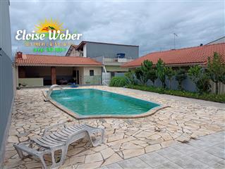 SÃO 02 TERRENOS COM FANTÁSTICA CASA TÉRREA E ÁREA GOURMET COM  PISCINA PROX DA PRAIA 381